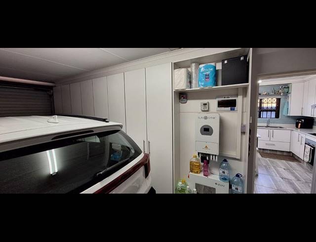 2 BEDROOM TOWNHOUSE FOR SALE IN ISLAND VIEW